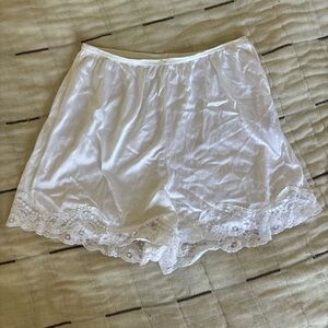 Elegant White Lace Trim Sleep Shorts, Size M